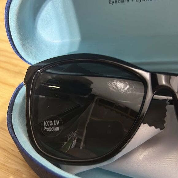 Valerie Spencer Sunglasses + Hard-case + Cloth - Picture 13 of 13